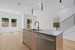 3438 Rebecca St, Houston, TX 77021 - Photo 8