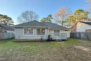 4006 Hunnington Dr, Conroe, TX 77303 - Photo 10