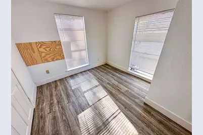 2555 Pierce Street, Beaumont, TX 77703 - Photo 4