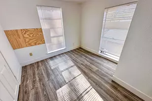 2555 Pierce St, Beaumont, TX 77703 - Photo 4