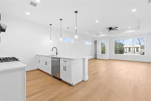 8403 Sunnyhill St, Houston, TX 77088 - Photo 20