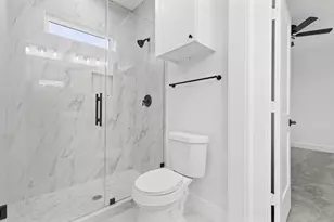 8403 Sunnyhill St, Houston, TX 77088 - Photo 10