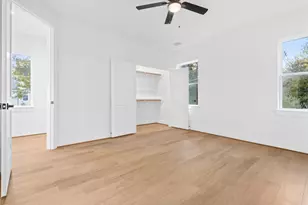 8403 Sunnyhill St, Houston, TX 77088 - Photo 16