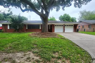 1902 Amy Dr, Baytown, TX 77520 - Photo 1