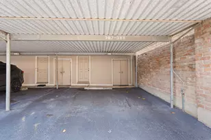 2236 S Piney Point Rd, Houston, TX 77063 - Photo 20