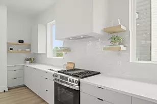 329 N Nagle St, Houston, TX 77003 - Photo 22