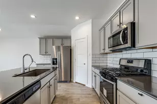 14219 Black Cyn Ln, Conroe, TX 77384 - Photo 8