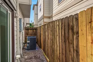 1555 Birdsall St, Houston, TX 77007 - Photo 22