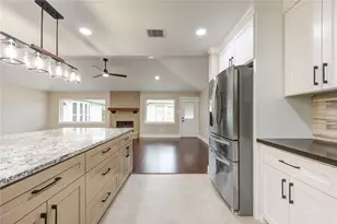 13547 Brook Hollow Dr, Sugar Land, TX 77498 - Photo 18