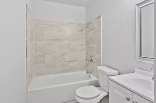 9706 Farragut St, Houston, TX 77078 - Photo 10