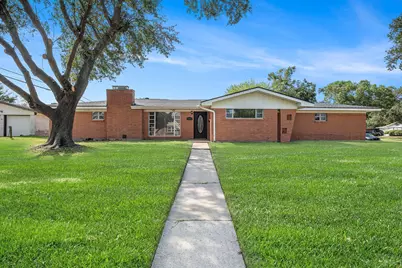 2439 11th Street N, Texas City, TX 77590 - Photo 2
