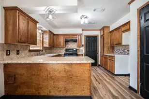 2439 11th St N, Texas City, TX 77590 - Photo 6