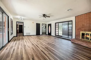 2439 11th St N, Texas City, TX 77590 - Photo 4