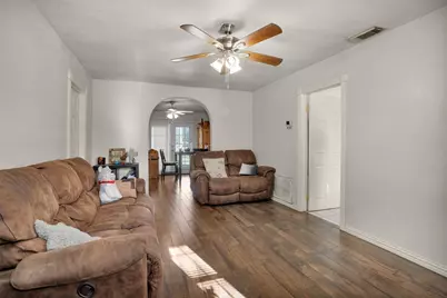 417 E Park Street, Alvin, TX 77511 - Photo 1