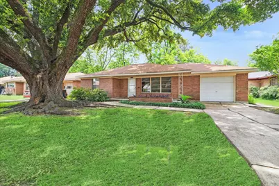225 W Spreading Oak Drive, Houston, TX 77076 - Photo 1