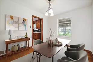 225 W Spreading Oak Dr, Houston, TX 77076 - Photo 2