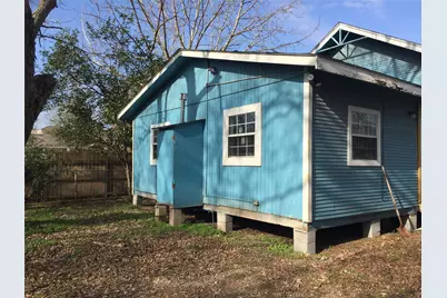 310 Foerster, El Campo, TX 77437 - Photo 4