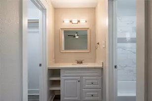 3426 E Meadow Ln, Dickinson, TX 77539 - Photo 18