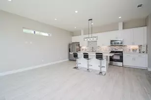 147 S 66th St, Houston, TX 77011 - Photo 12