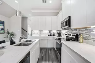 9320 Coffee St, Houston, TX 77033 - Photo 10