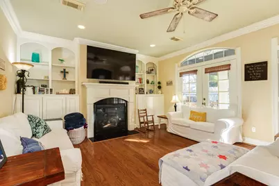 204 Arrowhead Drive, Lake Jackson, TX 77566 - Photo 8