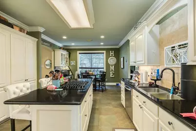 204 Arrowhead Drive, Lake Jackson, TX 77566 - Photo 12
