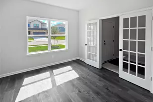 396 Kendall Crest Dr, Alvin, TX 77511 - Photo 2