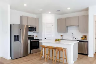 2031 Longmire Villas Ct, Conroe, TX 77304 - Photo 8