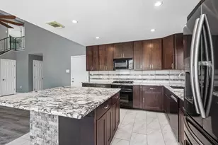 11026 Green Arbor Dr, Houston, TX 77089 - Photo 8