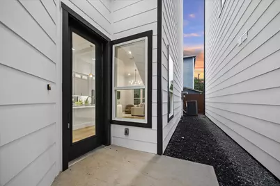 118 Velasco Street, Houston, TX 77003 - Photo 2