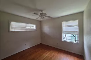 10118 Lafferty Oaks St, Houston, TX 77013 - Photo 14