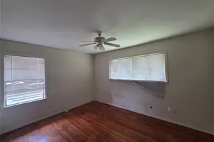10118 Lafferty Oaks St, Houston, TX 77013 - Photo 12