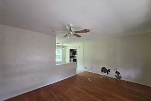 10118 Lafferty Oaks St, Houston, TX 77013 - Photo 4