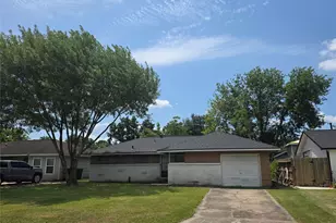 10118 Lafferty Oaks St, Houston, TX 77013 - Photo 2