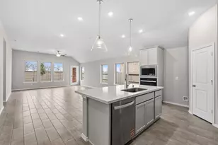 2326 Honeyberry Shrub Dr, Manvel, TX 77578 - Photo 4