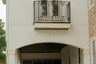 5545 Navarro St, Houston, TX 77056 - Photo 1