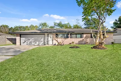 2808 28th Avenue N, Texas City, TX 77590 - Photo 1