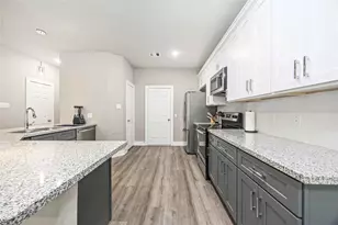 5023 Mallow St, Houston, TX 77033 - Photo 8