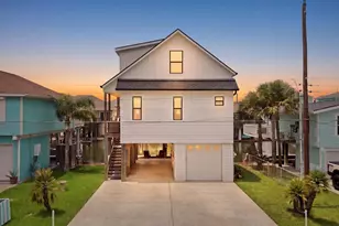16710 Cabeza De Vaca, Jamaica Beach, TX 77554 - Photo 2
