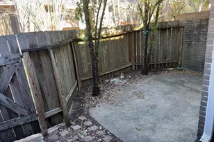 13784 Hollowgreen Dr, Houston, TX 77082 - Photo 22