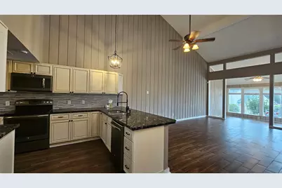 33 April Point North Drive, Montgomery, TX 77356 - Photo 10