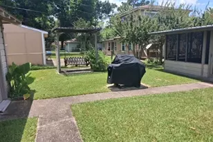 1116 Southampton St, Angleton, TX 77515 - Photo 6