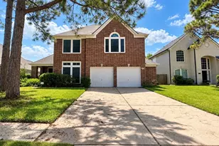 423 Blossomwood Dr, League City, TX 77573 - Photo 1
