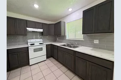 9911 Cardinal Street, La Porte, TX 77571 - Photo 12