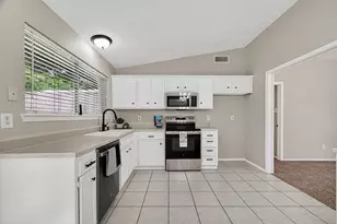 16615 Barcelona Dr, Friendswood, TX 77546 - Photo 14