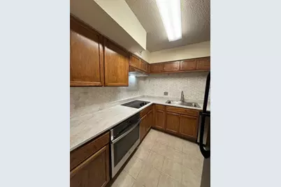 2700 Bellefontaine Street #B8, Houston, TX 77025 - Photo 8