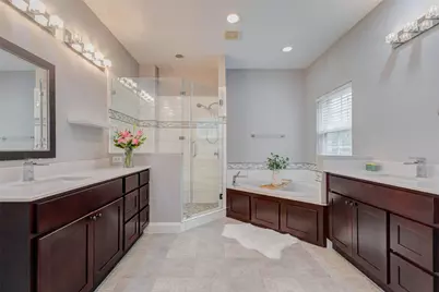 9 Versante Court, Houston, TX 77070 - Photo 2