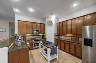 2054 Brookmont Dr, Conroe, TX 77301 - Photo 10