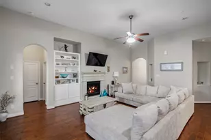 2054 Brookmont Dr, Conroe, TX 77301 - Photo 6