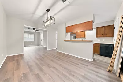5806 Clarewood Drive #A, Houston, TX 77081 - Photo 12